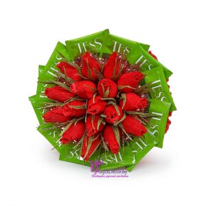 Букет из конфет и чая лаванда красный