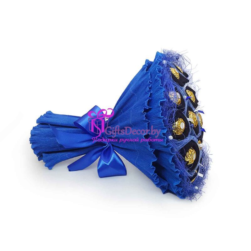 Букет из конфет и носков Ferrero Rocher