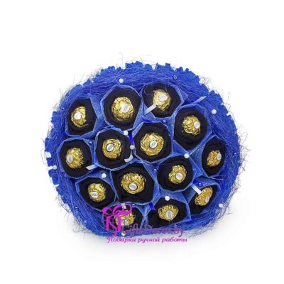Букет из носков и конфет Ferrero Rocher